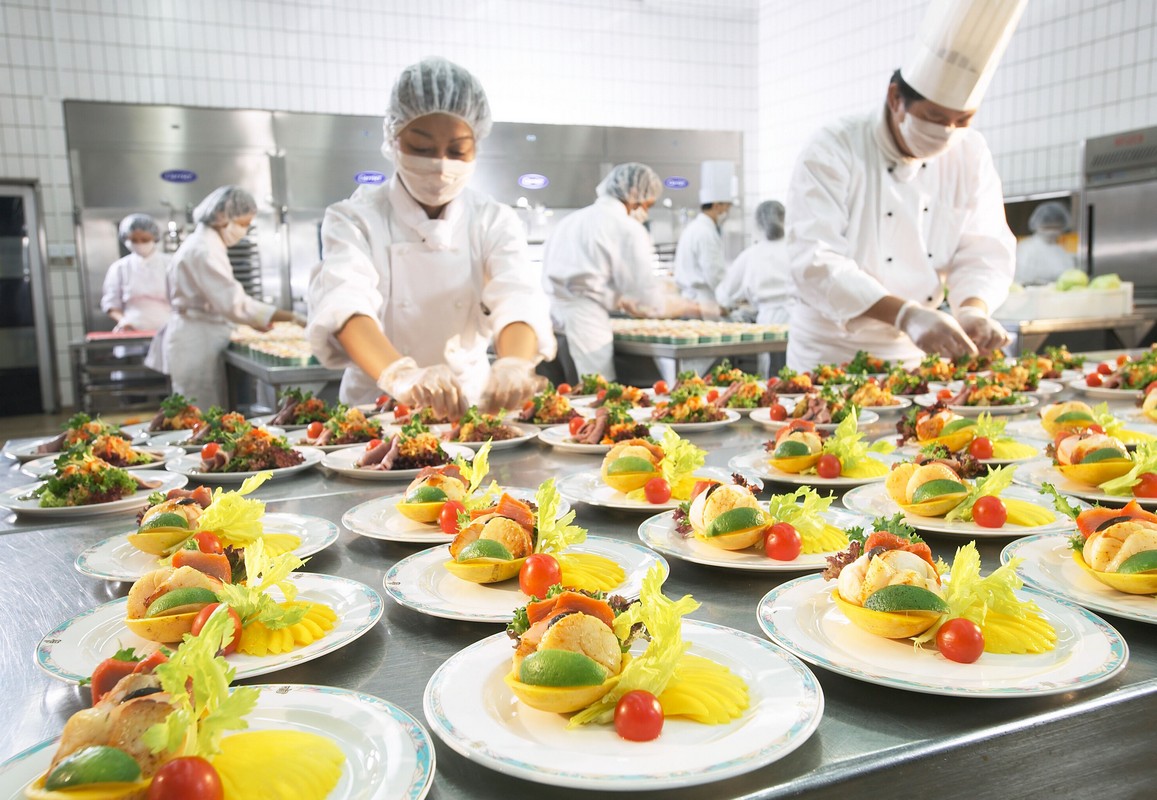 Mengoptimalkan Sosmed Outreach Catering Anda Melalui Rajakomen.com untuk Meningkatkan Engagement dan Penjualan