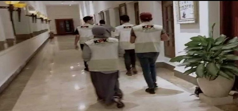 KPK Mengaku Hanya Geledah Ruang Kerja Khofifah dan Emil Dardak, Tak Sita Apapun