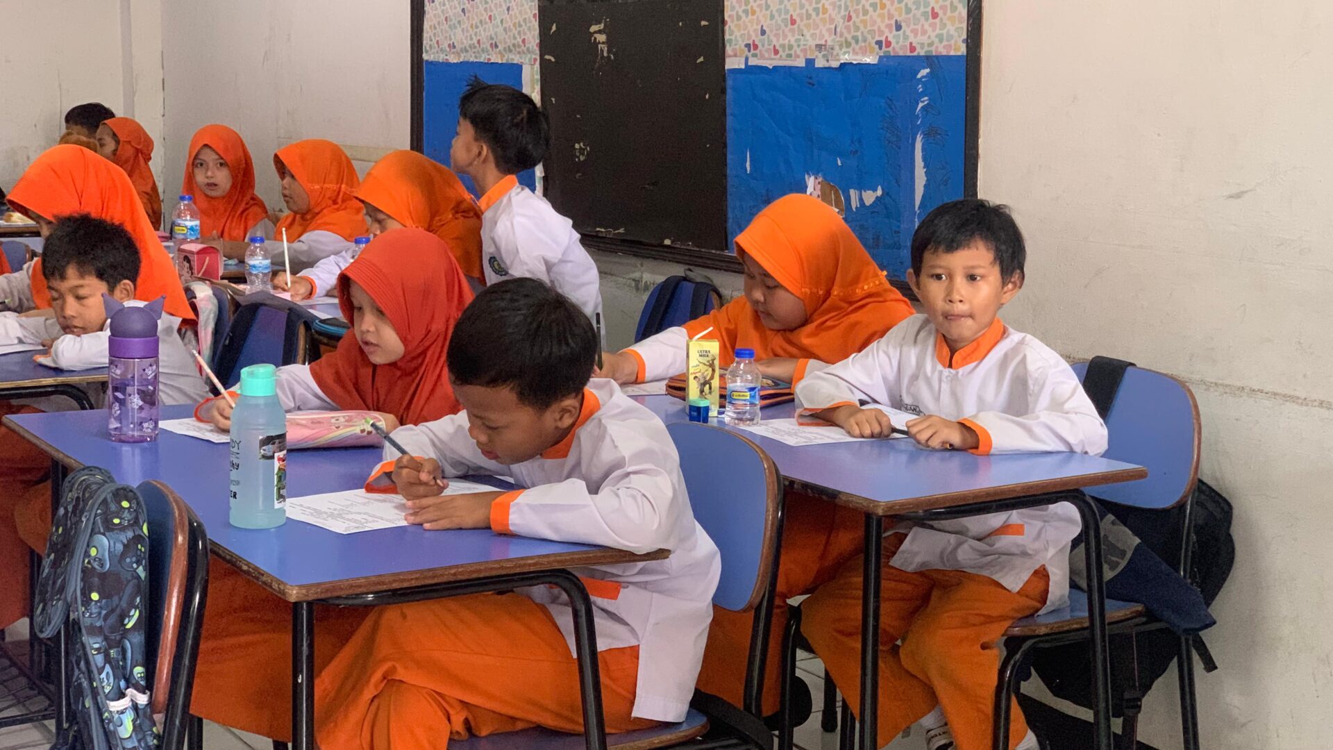 Sistem Pembelajaran Online dan Offline di SMP Islam Al Masoem Bandung