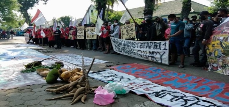 Tolak Penambangan, Warga Wadas Demo Ganjar: Mau Nyapres? Urus Wadas Tak Becus Apalagi Negara