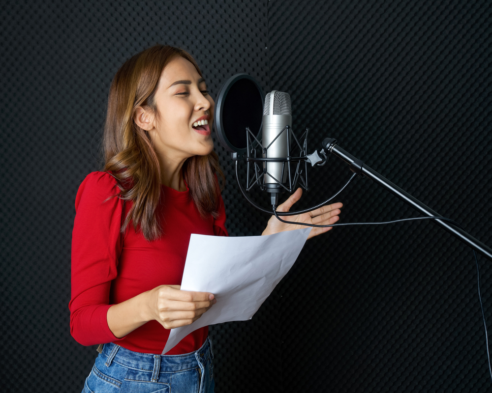 Promosi Jasa Voice Over Lewat Sosmed: Meningkatkan Eksposur dengan Rajakomen.com