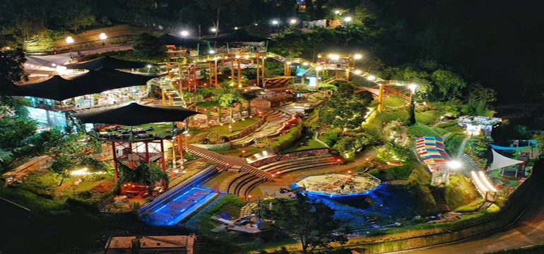Dâ€™ Dieuland, Objek Wisata Berciri Khas Jembatan Warna Warni di Ciumbuleuit Bandung