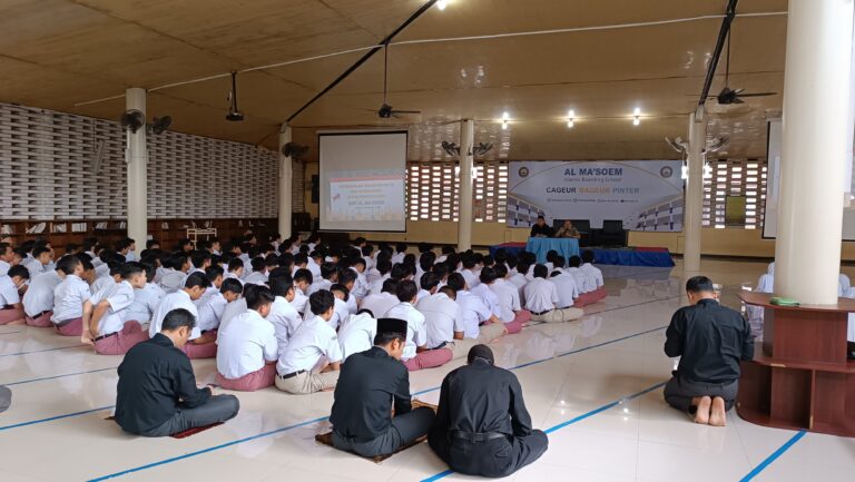 Peran Guru dalam Pendidikan Karakter di Pesantren Modern Al Masoem