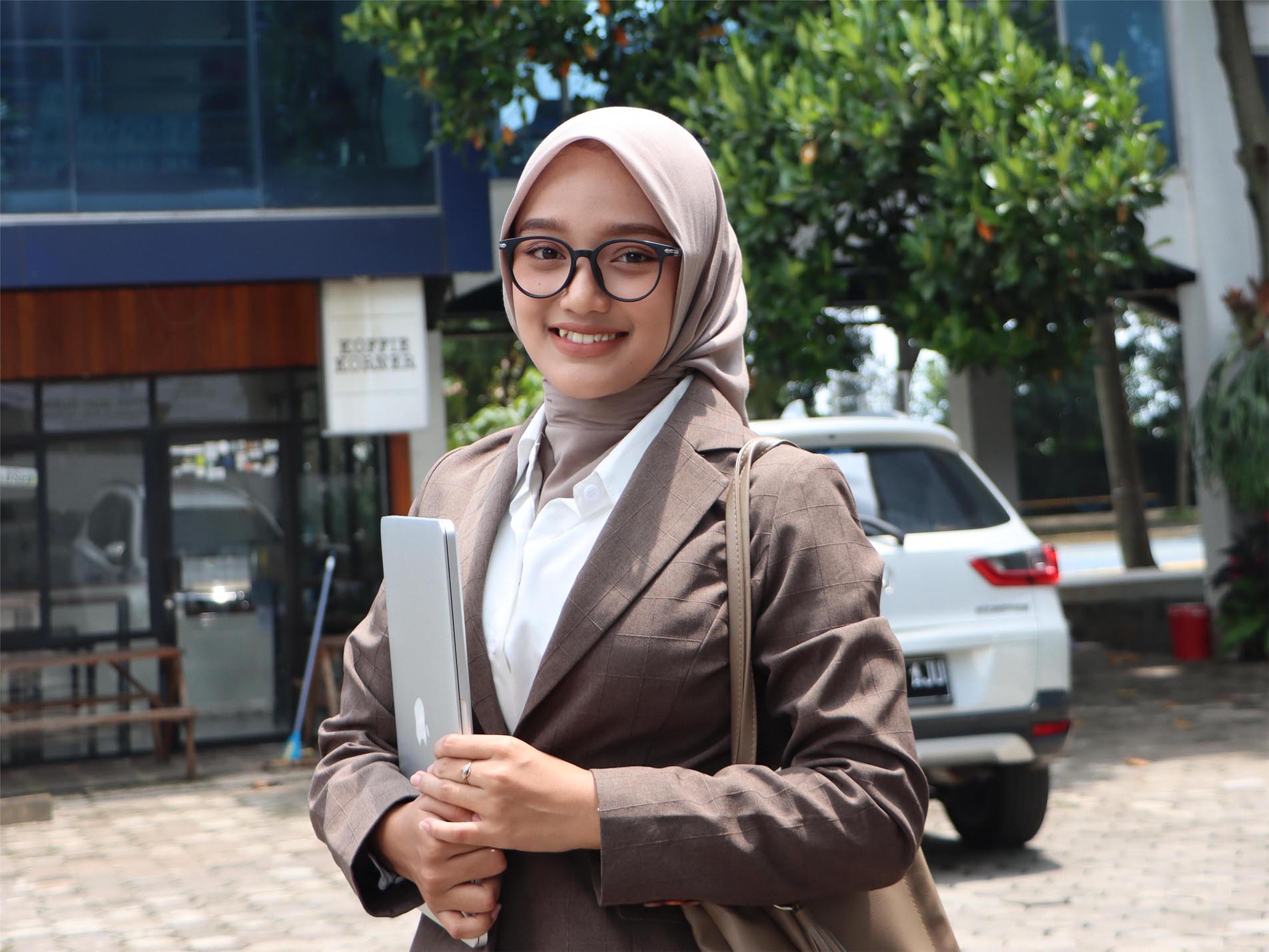 Mau Kuliah S1 Perbankan Syariah Gratis Sampai Lulus dengan Beasiswa Rektor?