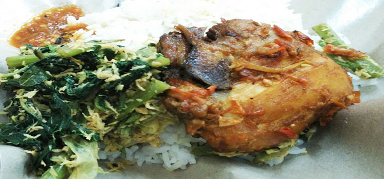Sensasi Meriah Nasi Pedas, Legenda Kuliner Bali